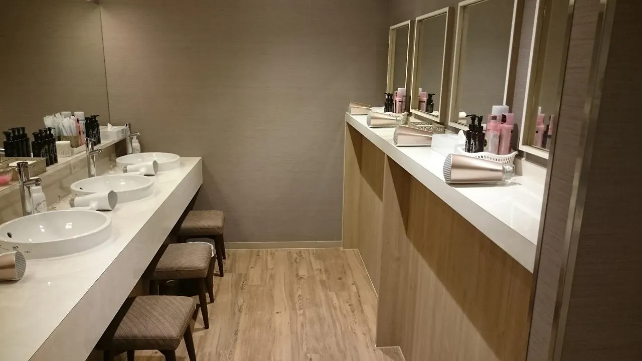 Capsule hotel Gran Customa Isezakicho Hotel Yokohama